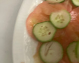 Foto del paso 2 de la receta: Carpaccio de tomate con mojama y caviaroli de guindilla