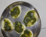 A picture of step 3 of Aloo sandwich pakoda.