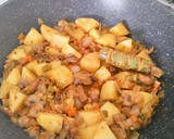 Foto del paso 4 de la receta: Caldereta de conejo con patatas