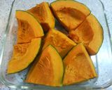 A picture of step 1 of Kabocha Squash Sweets for Halloween.