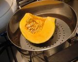 A picture of step 5 of Macrobiotic Adzuki Beans with Kabocha Squash.