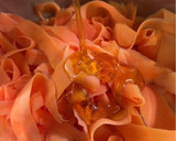 A picture of step 2 of Sweet & Spicy Papaya Salad (甜辣木瓜沙拉).