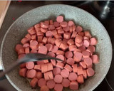 Foto del paso 7 de la receta: Ensalada de alubias con salchichas y bacon