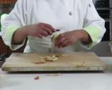 Foto del paso 2 de la receta: Ensalada popurrí de manzanas
