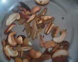 A picture of step 2 of Poha kheer.