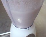 A picture of step 1 of Low-Calorie Banana Yogurt Ice Cream.