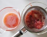 A picture of step 2 of Mini Strawberry Daifuku.
