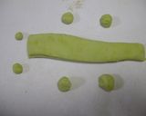 A picture of step 6 of Crocodile-Shaped Melon Bread in the Microwave.