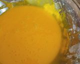 A picture of step 1 of Mango strawberry cake.