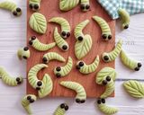 Foto langkah ke 6 dari resep Caterpillar Cookies (Kue Kering Ulat Hijau).