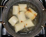 Foto langkah ke 2 dari resep Singkong Ketumbar Goreng.