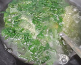 Foto langkah ke 1 dari resep Gulai Daun Singkong.
