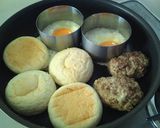 A picture of step 3 of English Muffin Hamburger.