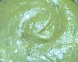 Foto del passaggio 4 della ricetta Tagliolini, crema di zucchine e pinoli con fiori croccanti
