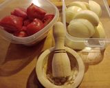 Foto del paso 2 de la receta: Pollo al horno con cebolla y tomate 🧅🍅