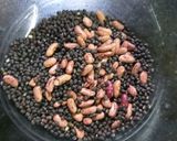 A picture of step 1 of Dal Makhani.