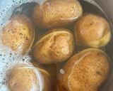Rakott krumpli 🥔🧀 recept fázis 1 fotója