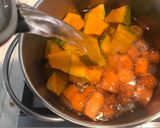 Foto del paso 2 de la receta: Crema de zapallo y zanahoria