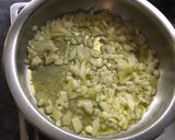 Foto del paso 1 de la receta: Fideuá de salmón