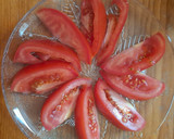 Foto del paso 1 de la receta: Ensalada de tomate y cebolla