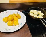 Hình bước làm 4 của món Vào bếp cùng con: bánh khoai tây bọc phô mai chiên (potato mochi) cho ngày mưa hoặc không