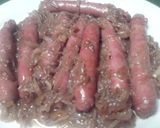 Foto del paso 5 de la receta: Salchichas encebolladas al vino tinto
