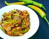 รูปขั้นตอนการทำที่ 5 ของ หมูตับผัดพริกหนุ่ม