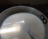A picture of step 1 of Pan flavour kheer.