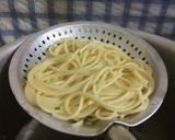 Foto langkah ke 1 dari resep Spaghetti egg bolognese.