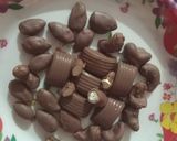 ચોકલેટ અને ચોકલેટવાળા કાજુ,બદામ(Chocolate and chocolate coated cashew-almond recipe in gujarati) રેસીપી સ્ટેપ3ફોટો