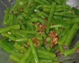 Foto langkah ke 5 dari resep Buncis tumis bawang.