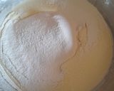 Foto del paso 3 de la receta: Bizcochuelo de limón con glasé súper esponjoso