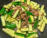 小黃瓜炒牛肉片的食譜步驟2照片