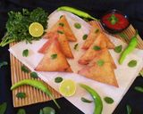વટાણા અને બટાકા ના પટ્ટી સમોસા (Vatana Bataka Patti Samosa Recipe In Gujarati) રેસીપી સ્ટેપ5ફોટો