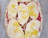 Une image de l'étape 5 de Pizza au jambon italien et mozzarella.