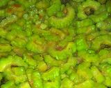 Foto langkah ke 5 dari resep Tumis Pare Bumbu Uleg.