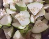 A picture of step 1 of Guava salad.