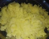 A picture of step 2 of Mysore masala dosa.