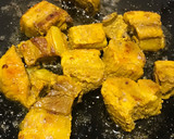 Foto del paso 2 de la receta: Arroz en paella de costillas con alcachofas y habitas