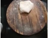 A picture of step 2 of Phinni Roti.