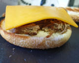 Foto del paso 2 de la receta: Pulled pork cheddar bacon sándwich... 🍔🍔🍔