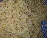 Foto langkah ke 1 dari resep Martabak Mie.