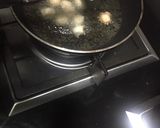 A picture of step 5 of Mini donuts balls.