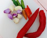 Foto langkah ke 3 dari resep Cumi Asin dan Otak-Otak Balado.