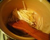 A picture of step 2 of Warming Ginger and Japanese Leek Soup.
