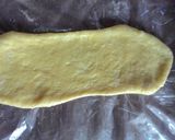 Foto langkah ke 3 dari resep Caterpillar bread.