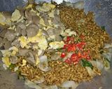 Foto langkah ke 8 dari resep Mie Goreng Jawa.