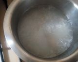 A picture of step 4 of Besan ka halwa.