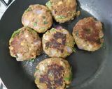 વધેલા મિસળ માંથી કટલેસ (Leftover Misal Cutlet Recipe In Gujarati) રેસીપી સ્ટેપ2ફોટો