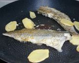 A picture of step 1 of Fish And Vegetable Soup.